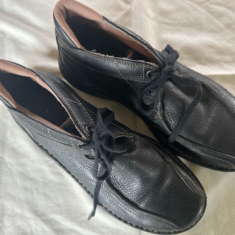 Clarks size 8.5 men’s